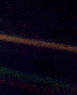 La Terre vue de Voyager 1 à 6 milliards de kilomètres