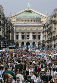 Marche de soutien pour Ingrind Betancourt à Paris le 7 avril dernier