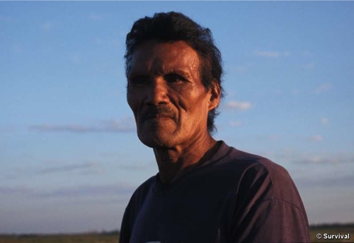 Gabide Etacori est l'un des leaders qui a lancé l'appel au nom des membres isolés de sa famille. ©Survival