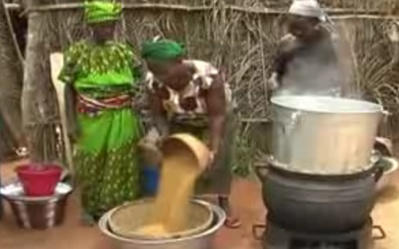 Women parboiling rice in Southern Benin. (Photo credit: AfricaRice)