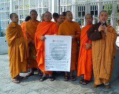 Interfaith-action-at-Bangkok-intersessional-2011-Photo-Ingrid-Naess-Holm