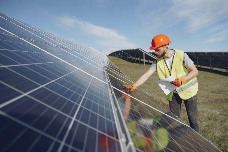 Transition énergétique : une nécessité environnementale qui bénéficie au marché du travail