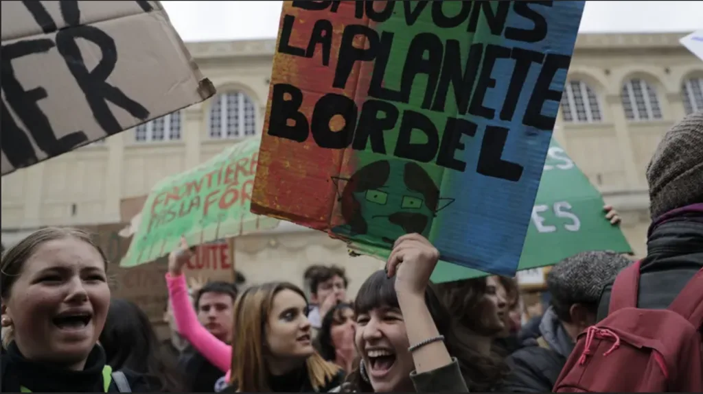 Une partie de la jeunesse se mobilise contre le déréglement climatique depuis pusieurs mois
