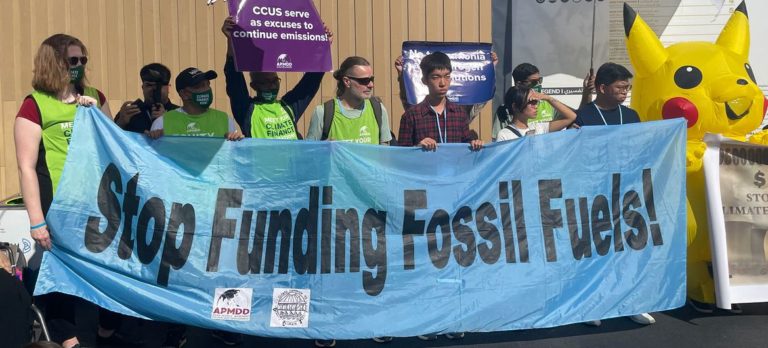 A la COP27, les investissements « sales » dans les combustibles fossiles sont sur le banc des accusés