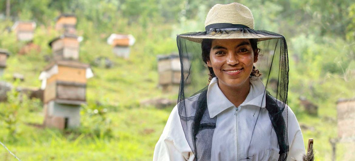 Oralia Ruano Lima a été l'une des premières femmes de sa communauté indigène à rejoindre un projet d'entreprenariat exclusivement féminin en tant qu'apicultrice.