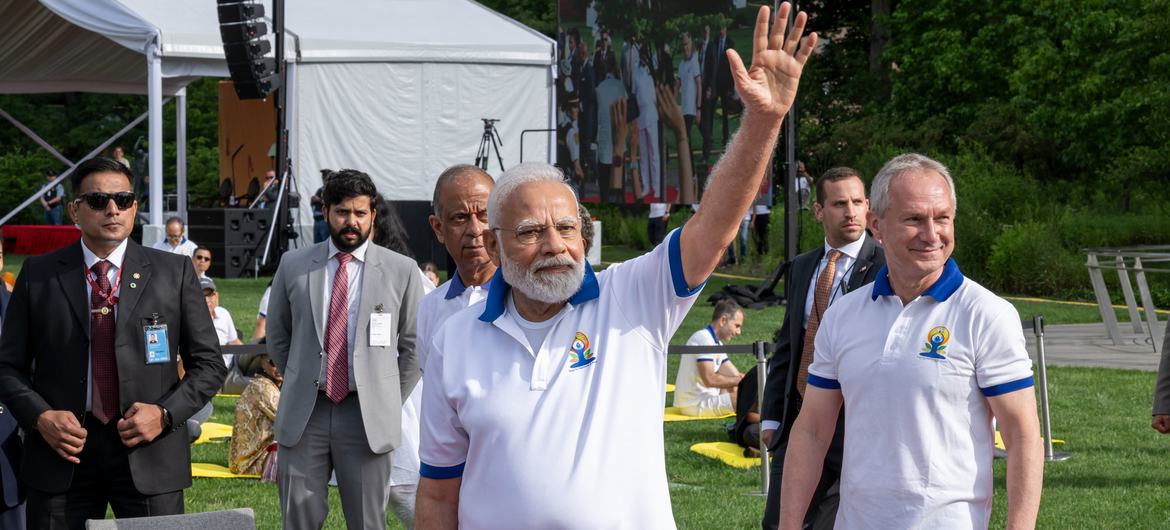 Le Premier ministre indien, Narendra Modi, participe à la 9e Journée internationale du yoga célébrée au siège des Nations unies à New York.
