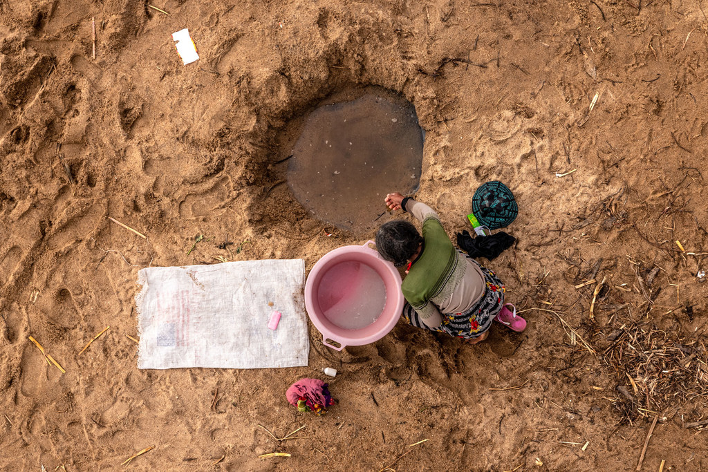 Quatre années de sécheresses consécutives ont laissé des familles du sud de Madagascar désespérées et incapables de se nourrir.
