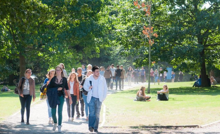 L’éducation holistique : nouvelle méthode d’enseignement au changement climatique  ?