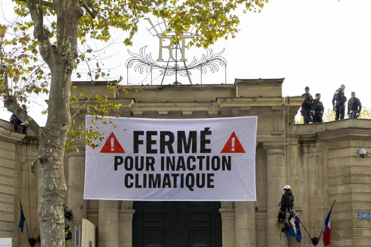 Face aux menaces que l’humanité fait peser sur son environnement, la communauté scientifique dénonce l&rsquo;inaction climatique du pouvoir politique