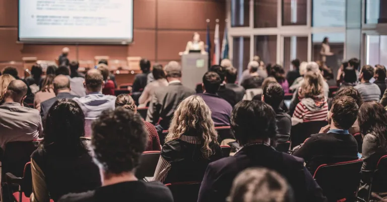 Quelle est l&rsquo;importance du débat public et de la Commission qui l’organise pour répondre aux enjeux de la transition écologique et élargir la participation démocratique ?