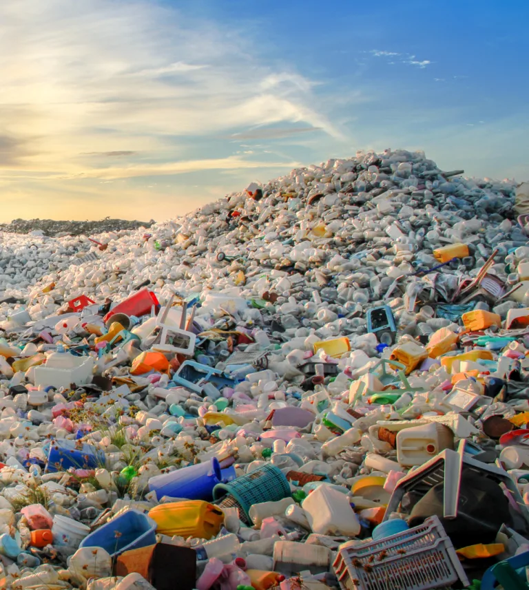 Enfin un accord mondial pour mettre fin à la pollution plastique ? Non c&rsquo;est un échec !