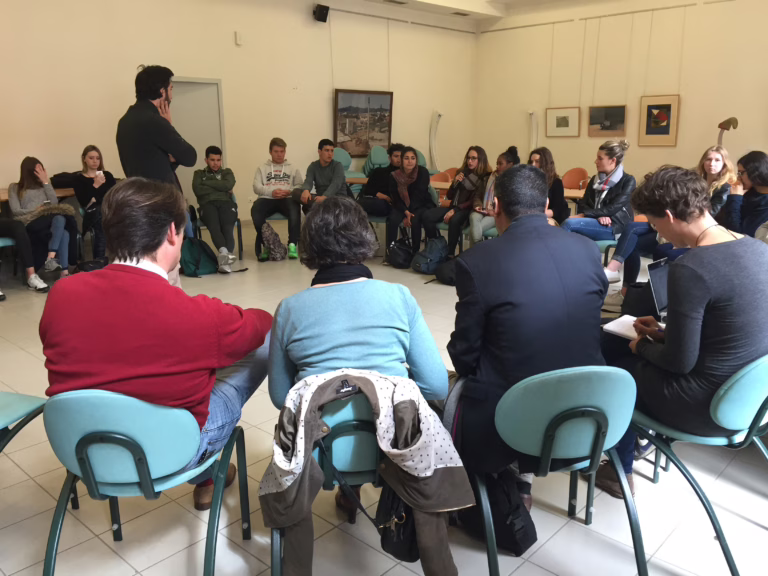 Les Ateliers d’Éveil Citoyen : « la solution pour la paix » selon une expérimentation fondée sur les valeurs de la République
